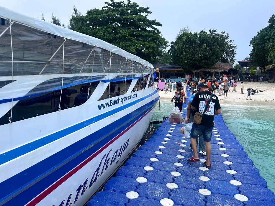 Travelling to (and from) Koh Lipe: An honest local's guide to actually getting there on Koh Lipe